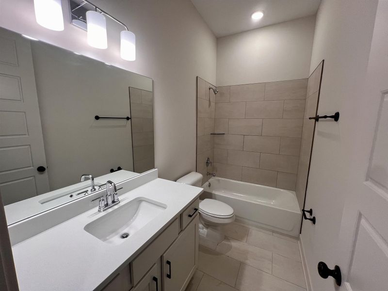 Furnished interior view inside a new home in Lockwood, Collierville (Image 11).