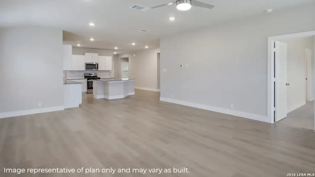 Spacious, unfurnished interior of a new home in Veranda, San Antonio (Image 19).