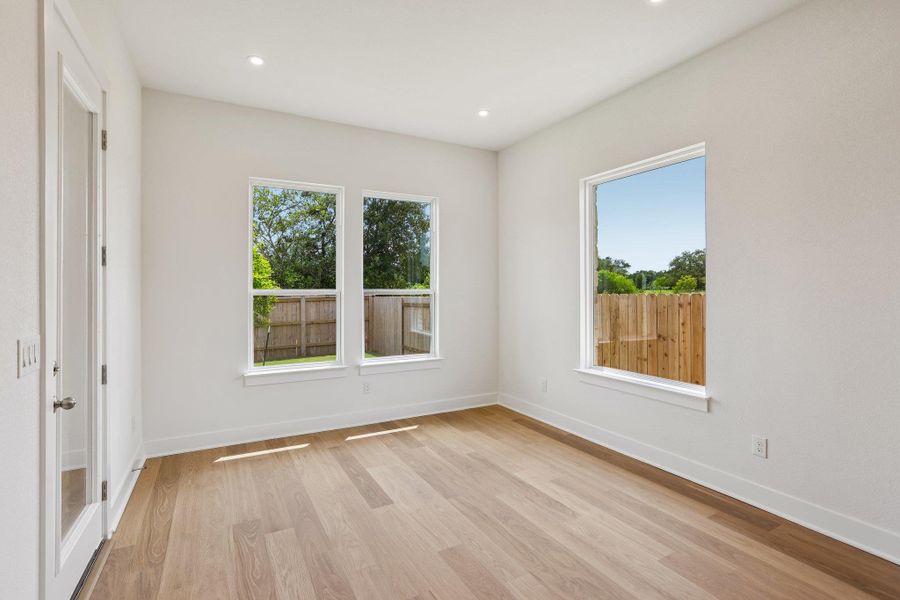 Spacious, unfurnished interior of a new home in Persimmon, Buda (Image 29). Spacious, unfurnished interior of a new home in Persimmon, Buda (Image 29).