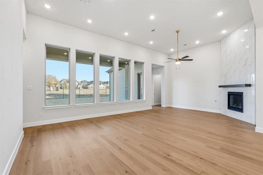 Spacious, unfurnished interior of a new home in Saddle Star Estates, Rockwall (Image 15).