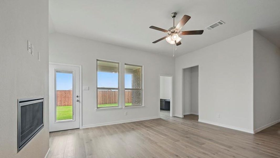 Spacious, unfurnished interior of a new home in Lakewood Trails, Forney (Image 22).