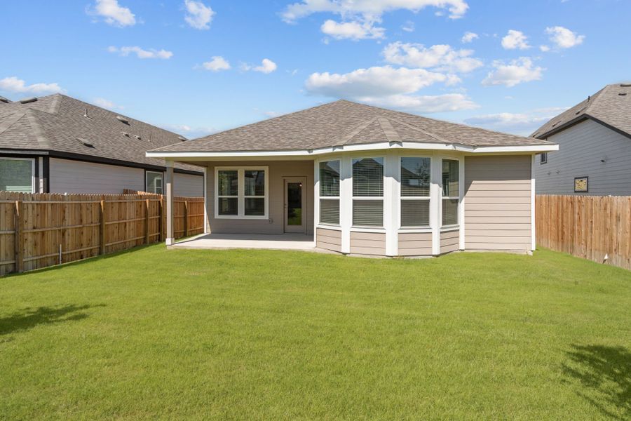 Representative exterior details of a home built from the Barret by Pulte Homes in Horizon Ridge, San Antonio (Image 4). Representative exterior details of a home built from the Barret by Pulte Homes in Horizon Ridge, San Antonio (Image 4).