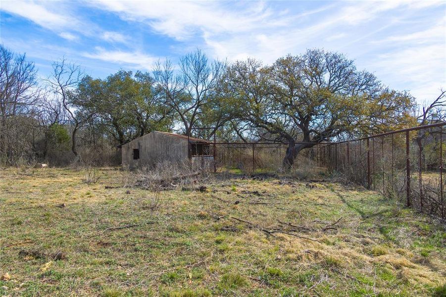 Natural landscape and outdoor views near in Brownwood (Image 26). Natural landscape and outdoor views near in Brownwood (Image 26).