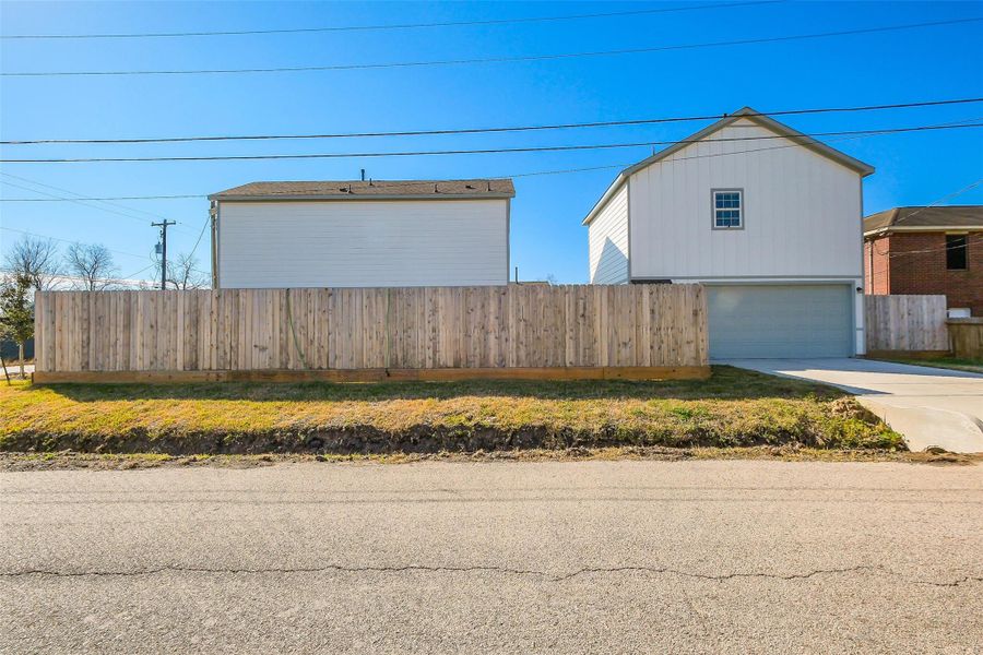 Exterior details and patio area of a home in , Houston (Image 34).