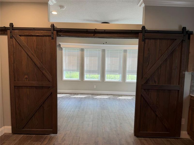 Spacious, unfurnished interior of a new home in , Live Oak (Image 19).