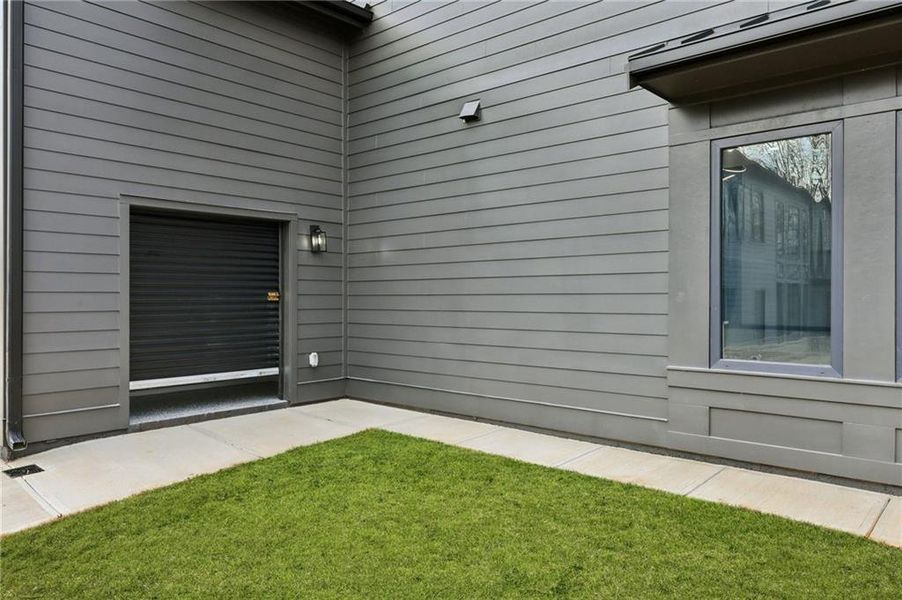 Exterior details and patio area of a home in , Auburn (Image 3).