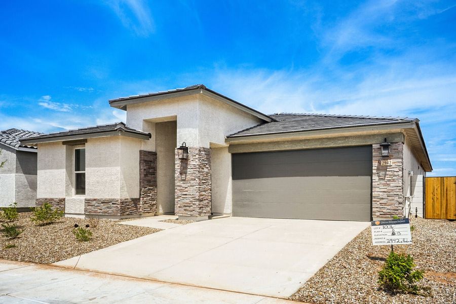 4br New Home in San Tan Valley, AZ.  - Slide 3