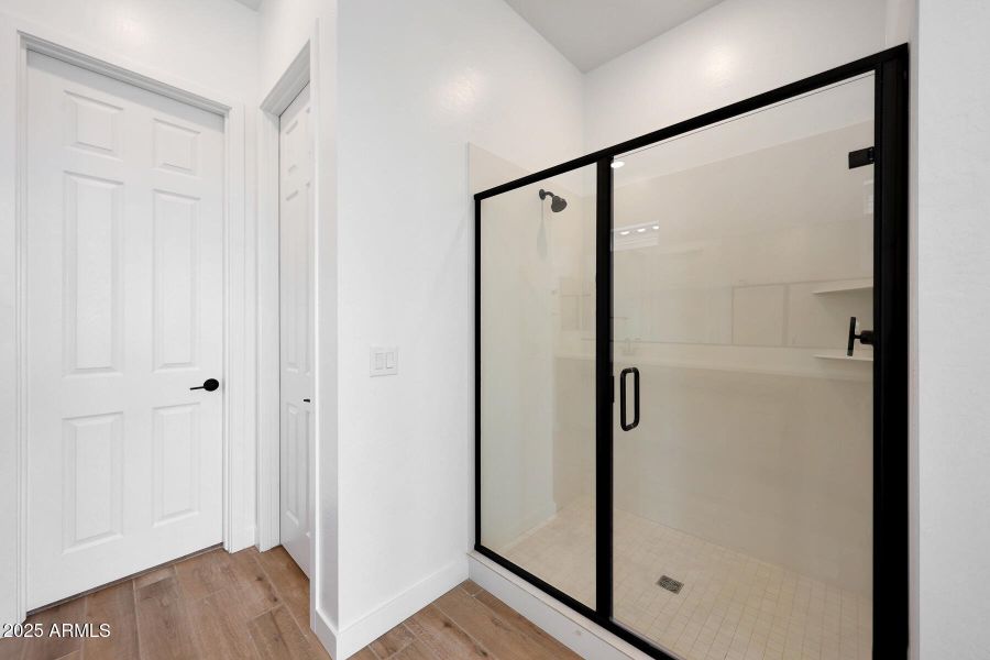 PHX_Landmarke_Lot 1191_Crimson_281_owner