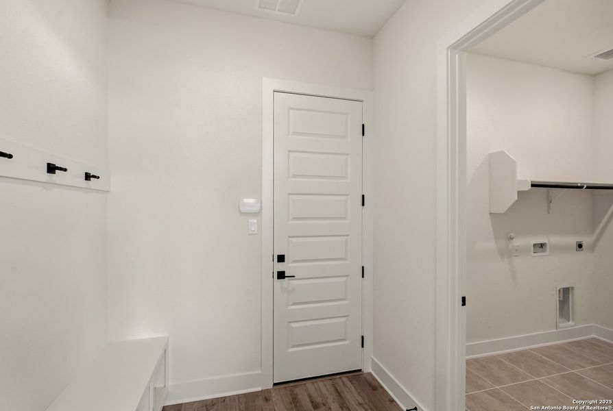 Spacious, unfurnished interior of a new home in Mesa Western, Cibolo (Image 19). Spacious, unfurnished interior of a new home in Mesa Western, Cibolo (Image 19).