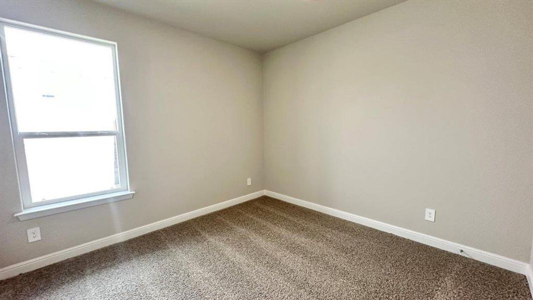 Spacious, unfurnished interior of a new home in Rock Creek Ranch, Fort Worth (Image 12).