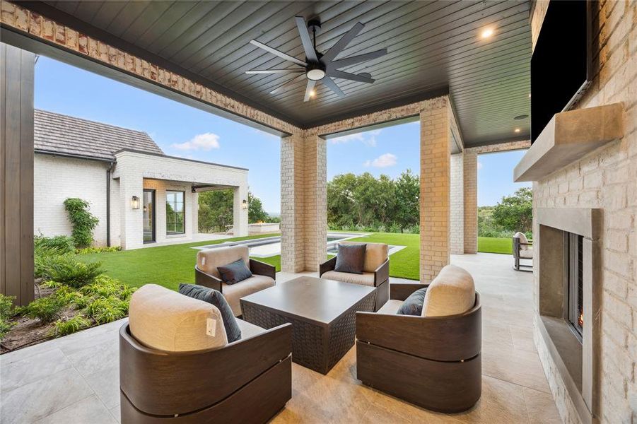 Exterior details and patio area of a home in , Fort Worth (Image 3).