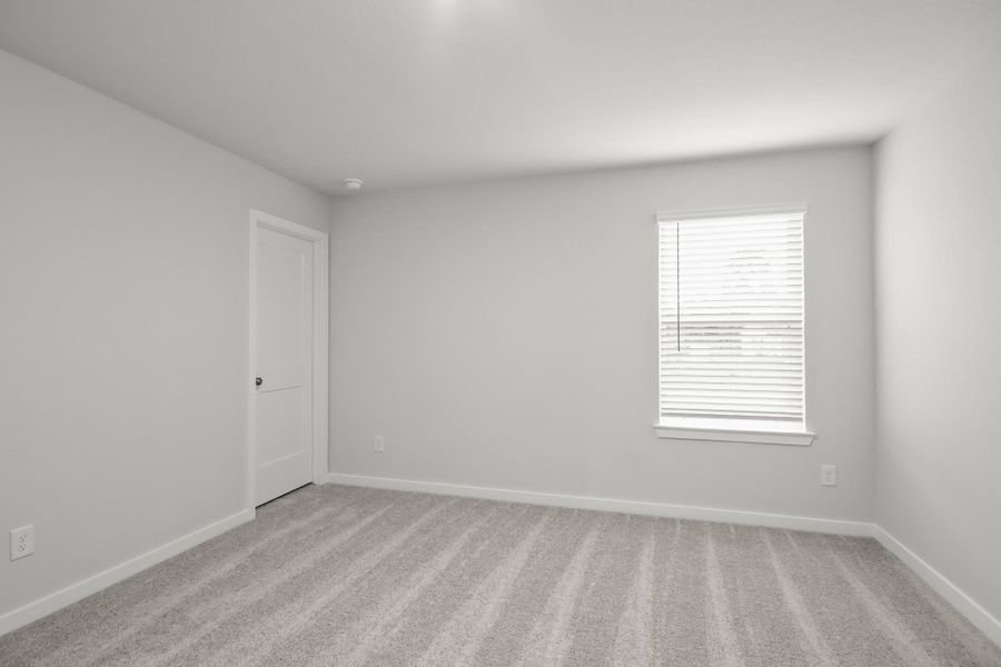 Spacious, unfurnished interior of a new home in Oakwood Ranch, Willis (Image 13).