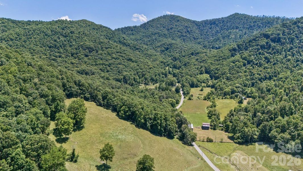 Natural landscape and outdoor views near in Weaverville (Image 38). Natural landscape and outdoor views near in Weaverville (Image 38).