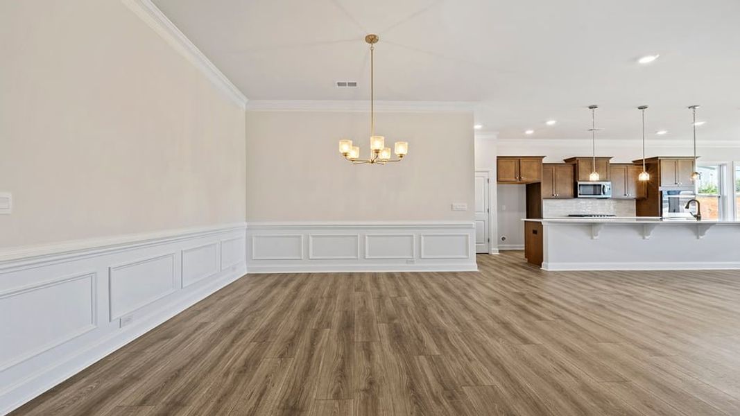 Spacious, unfurnished interior of a new home in Cottonwood Ridge, Piedmont (Image 20).