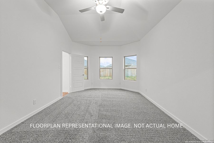Spacious, unfurnished interior of a new home in Winding Brook, San Antonio (Image 14).