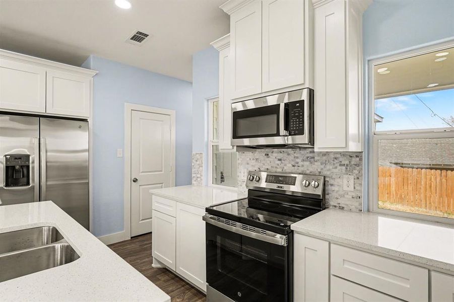 Furnished interior view inside a new home in , Fort Worth (Image 11).