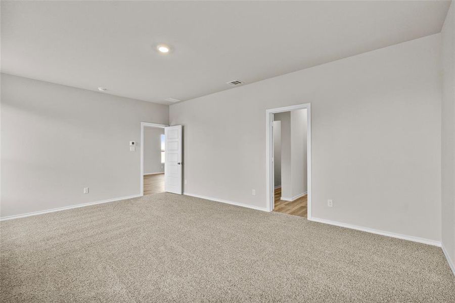 Spacious, unfurnished interior of a new home in , Cleburne (Image 17). Spacious, unfurnished interior of a new home in , Cleburne (Image 17).