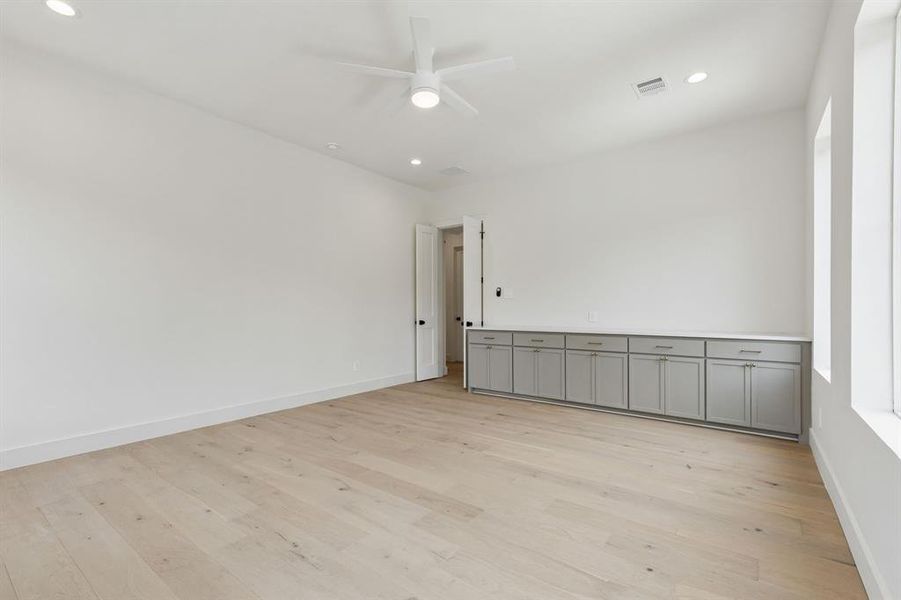 Spacious, unfurnished interior of a new home in , Dallas (Image 20).