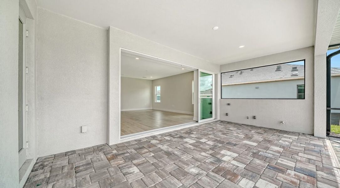 Spacious, unfurnished interior of a new home in Palm Grove, Bradenton (Image 13). Spacious, unfurnished interior of a new home in Palm Grove, Bradenton (Image 13).