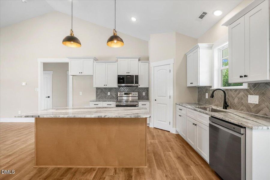 21-7345 Hill Rd-21