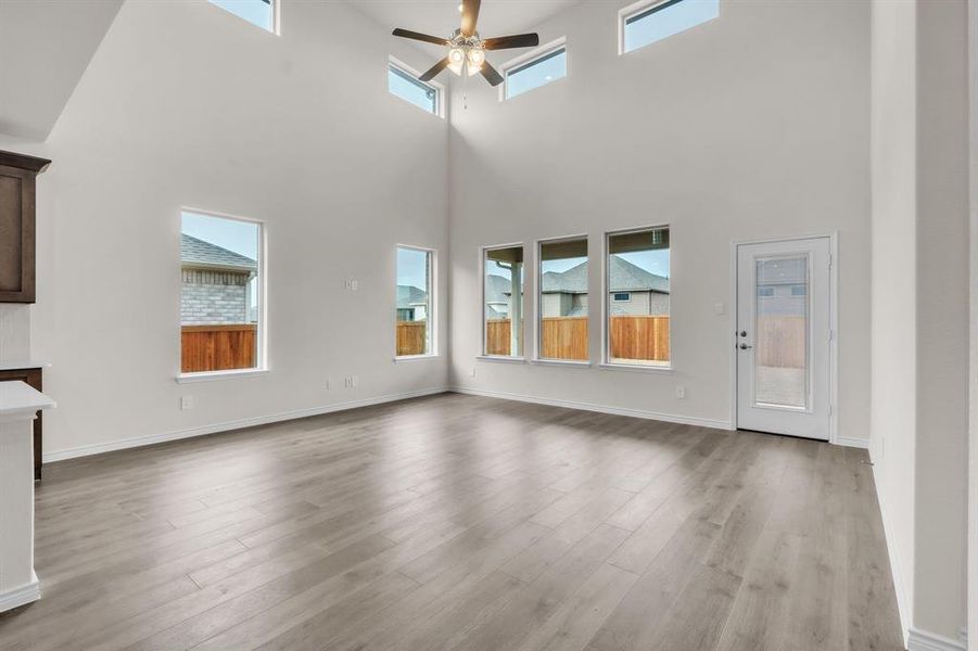 Spacious, unfurnished interior of a new home in The Landing at Hidden Lakes, McKinney (Image 22).