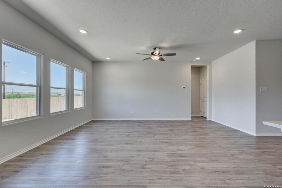 Spacious, unfurnished interior of a new home in Hennersby Hollow, San Antonio (Image 21).