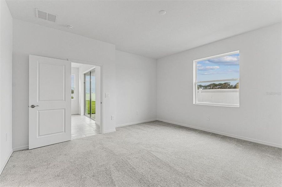 Spacious, unfurnished interior of a new home in Southpointe, Palmetto (Image 21).