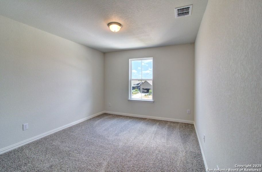 Spacious, unfurnished interior of a new home in Casinas at Gruene, New Braunfels (Image 7).