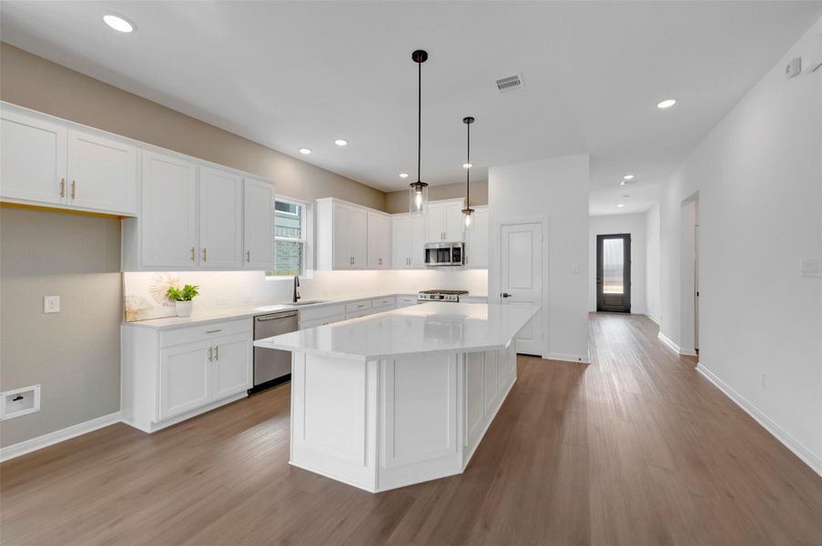 Furnished interior view inside a new home in The Grand Prairie - Retreat Collection, Hockley (Image 19).