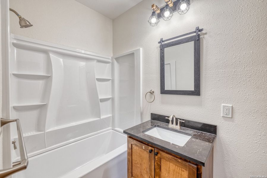 Furnished interior view inside a new home in , Uvalde (Image 5).