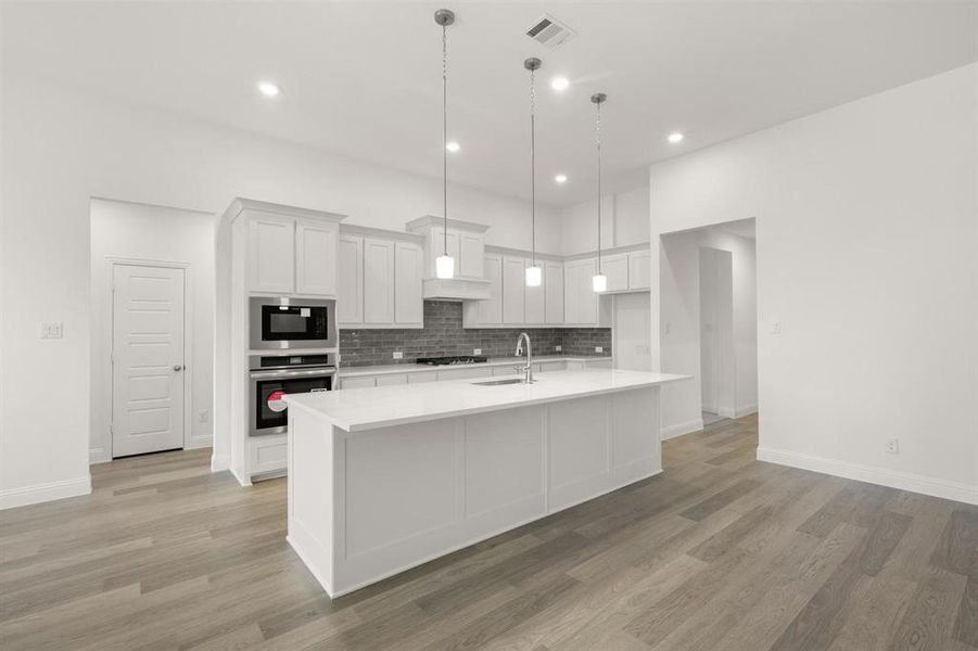Furnished interior view inside a new home in Kentsdale Farms, DeSoto (Image 9).