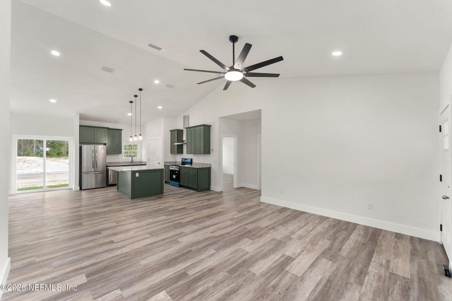 Spacious, unfurnished interior of a new home in , Hampton (Image 14).