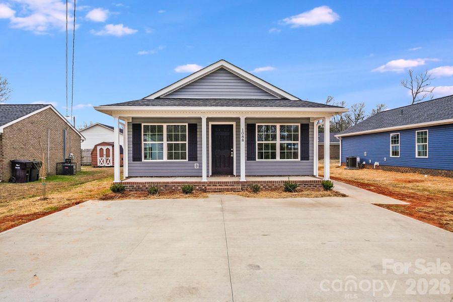 Exterior details and patio area of a home in , Rock Hill (Image 21).