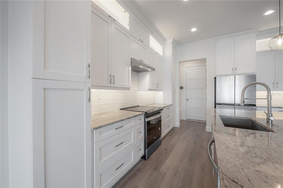 Furnished interior view inside a new home in , Tampa (Image 11).