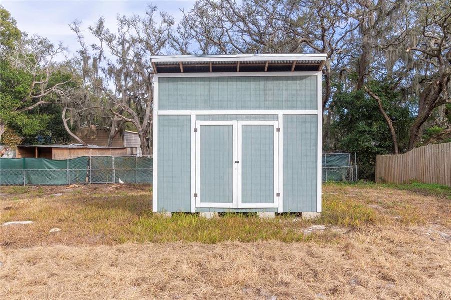 Exterior details and patio area of a home in , Hudson (Image 12).