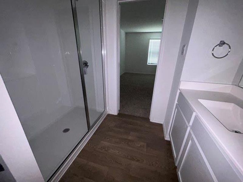Spacious, unfurnished interior of a new home in , Buda (Image 6).
