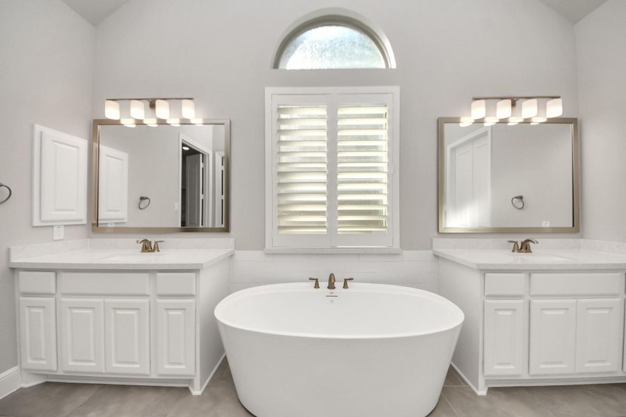 Furnished interior view inside a new home in Sienna 70', Missouri City (Image 28). Furnished interior view inside a new home in Sienna 70', Missouri City (Image 28).