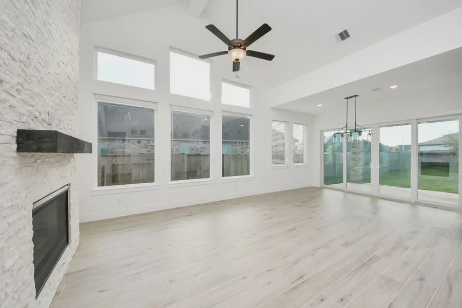 Representative unfurnished interior of a home built from the Bonneville by Chesmar Homes in Westpoint Park, Fort Worth (Image 15). Representative unfurnished interior of a home built from the Bonneville by Chesmar Homes in Westpoint Park, Fort Worth (Image 15).