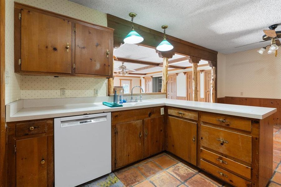 Furnished interior view inside a new home in , Alvarado (Image 4).