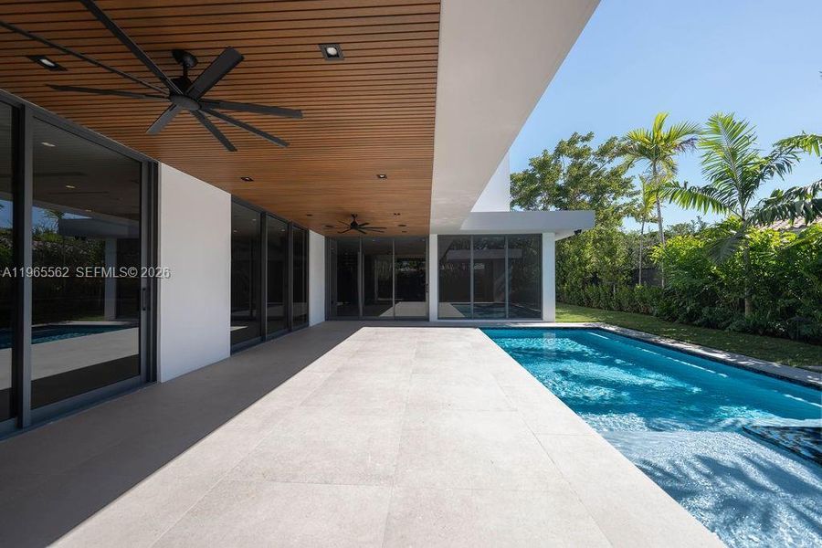 Exterior details and patio area of a home in , Miami (Image 22).