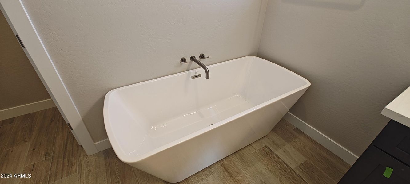 Standalone Tub