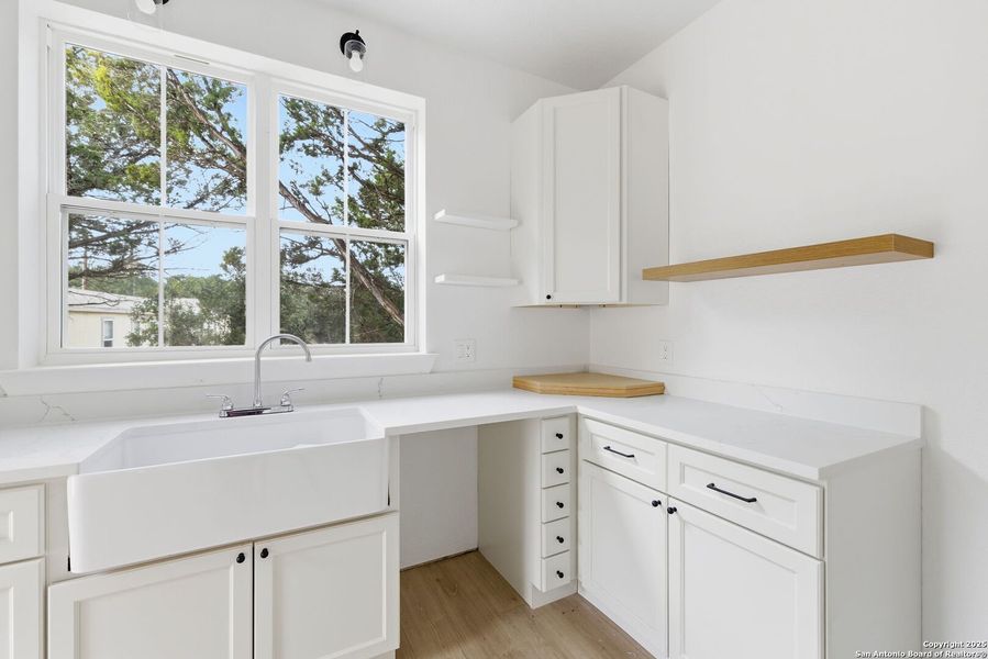 Furnished interior view inside a new home in , Bandera (Image 5).