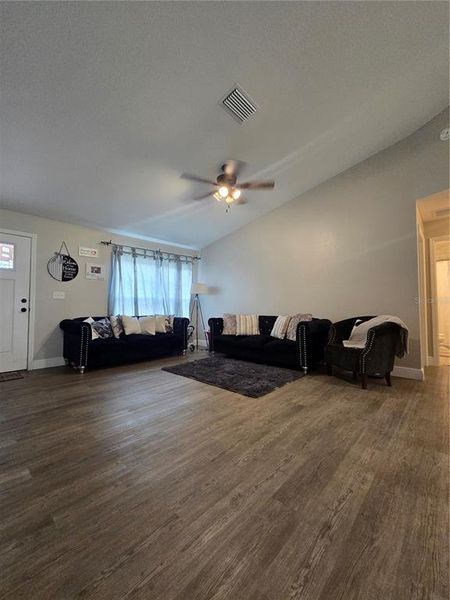 Image 19 of a home in . Image 19 of a home in .