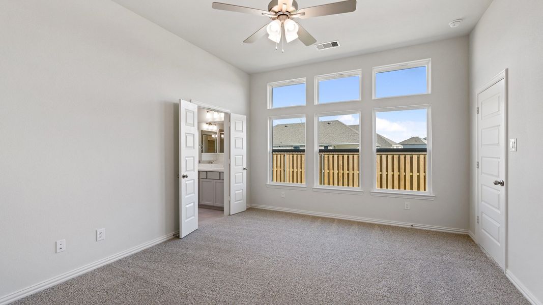 Furnished interior view inside a new home in Aldeana, Rosharon (Image 9).
