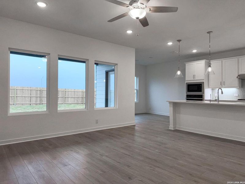 Spacious, unfurnished interior of a new home in Cordova Trails, Seguin (Image 24).