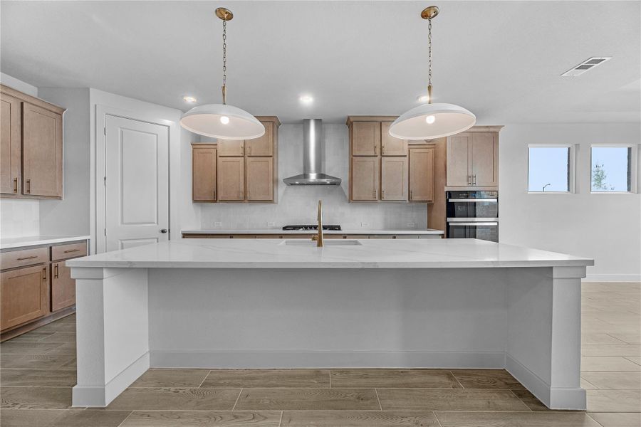 Representative image. Features, selections and colors may vary.