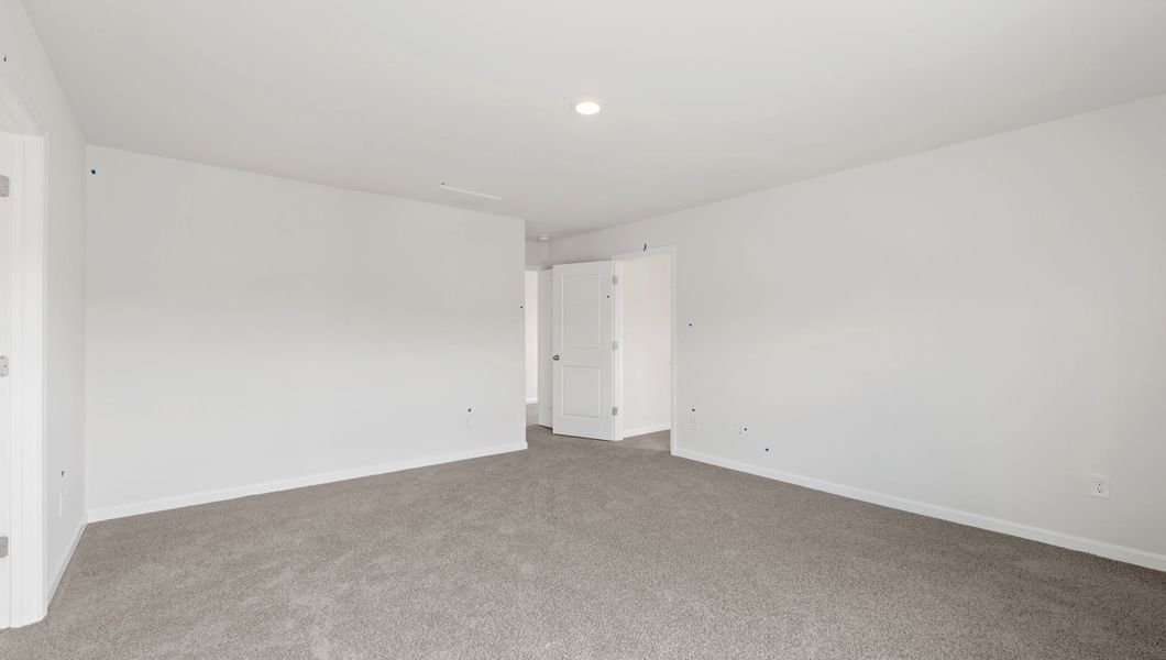 Spacious, unfurnished interior of a new home in Treemont Commons, Wellford (Image 14).