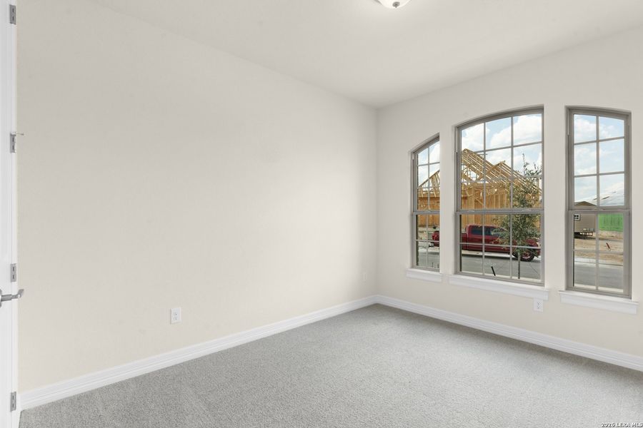 Spacious, unfurnished interior of a new home in Willis Ranch, San Antonio (Image 25).