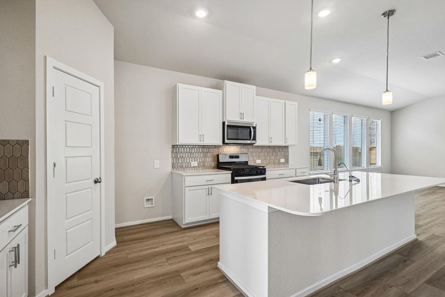 Photos are not of the actual home, but are photos of the builder home with same floorplan with similar interior finishes. Photos are not of the actual home, but are photos of the builder home with same floorplan with similar interior finishes.