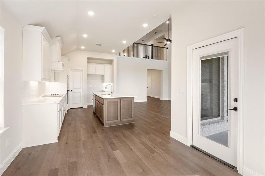 Spacious, unfurnished interior of a new home in The Retreat at North Grove 60, Waxahachie (Image 21).